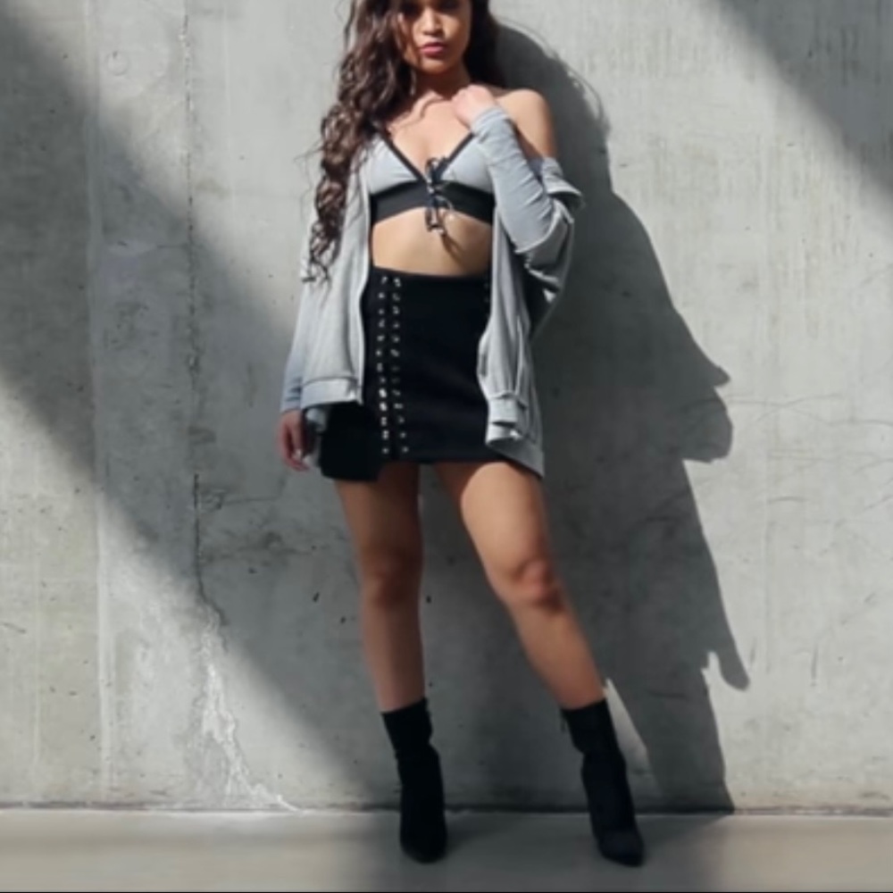 Maniere De Voir - Lace-up mini skirt